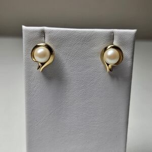 Richelieu Faux Pearl Goldtone Earrings, vintage jewelry, Faux pearls, Fashion